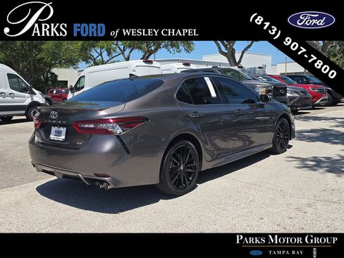 Used 2024 Toyota Camry XSE FWD image 4