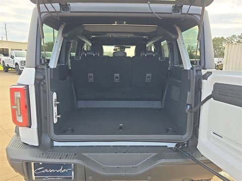 New 2025 Ford Bronco Badlands image 12