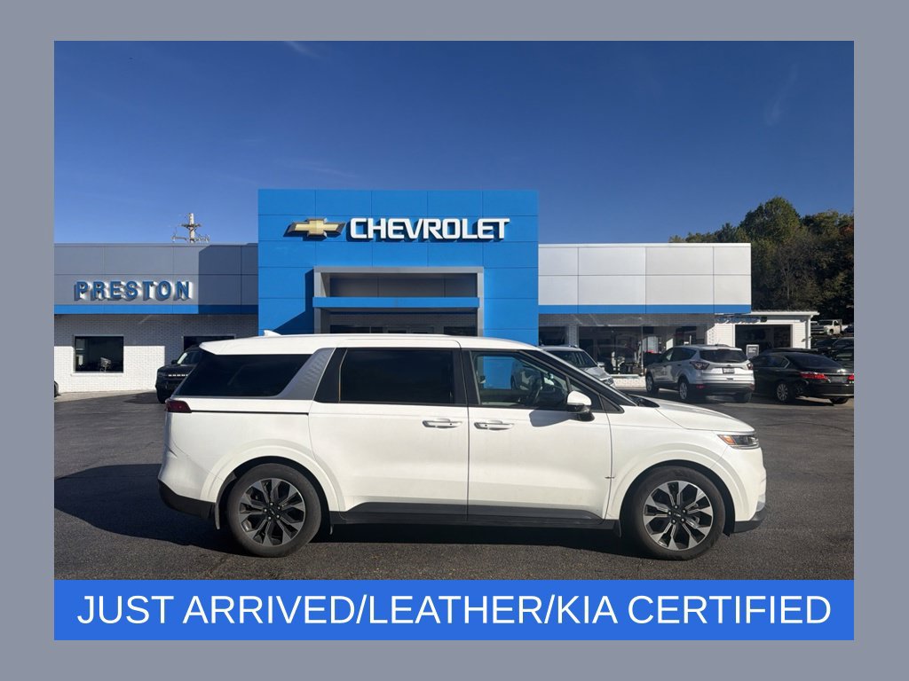 Used 2024 Kia Carnival EX FWD image 1