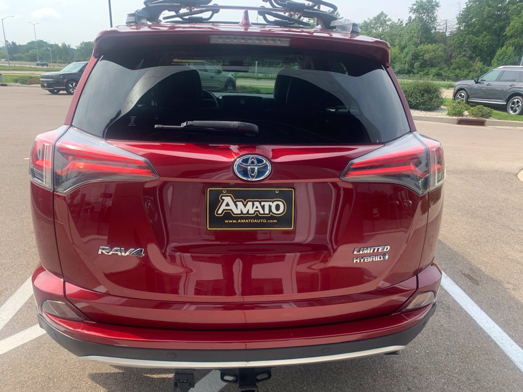 Used 2018 Toyota RAV4 Limited w/ Advanced Technology Package AWD/4WD image 4