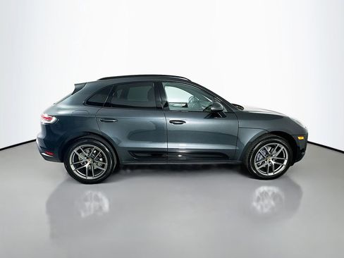Certified 2026 Porsche Macan AWD/4WD image 8