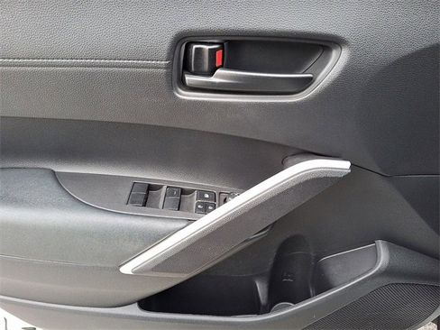 Certified 2022 Toyota Corolla Cross LE image 12