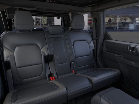 New 2025 Ford Bronco Outer Banks w/ Sasquatch Package image 11