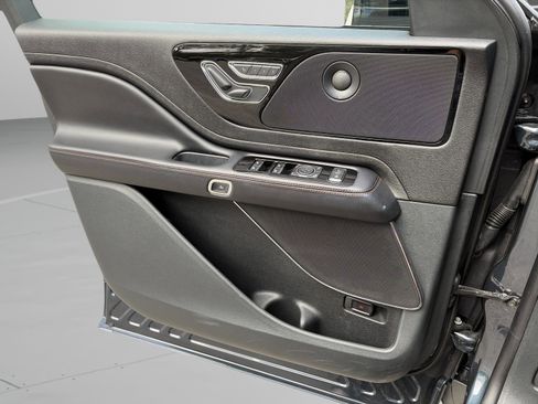 Used 2024 Lincoln Aviator Reserve w/ Equipment Group 201A image 16