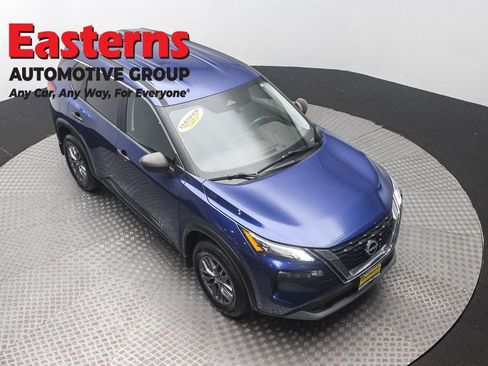 Used 2023 Nissan Rogue S AWD/4WD image 3