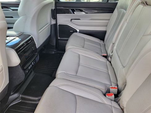 Used 2022 Jeep Wagoneer Series I image 12