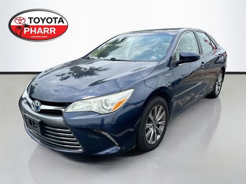 Used 2016 Toyota Camry XLE w/ Moonroof Package FWD image 1
