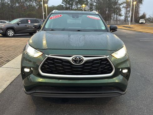Certified 2023 Toyota Highlander XLE image 7