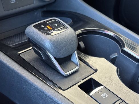 Used 2025 Nissan Rogue SV FWD image 18