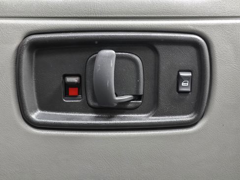 Used 2025 Chevrolet Express 3500 LT w/ LT Preferred Equipment Group image 34