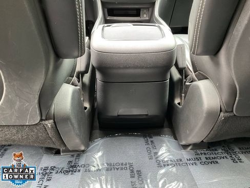 Used 2023 Chrysler Pacifica Limited w/ Uconnect Theater Family Group FWD image 37