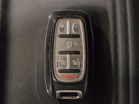 Used 2021 Chrysler Voyager Lxi image 32