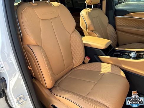 Used 2024 Jeep Grand Cherokee Summit AWD/4WD image 53