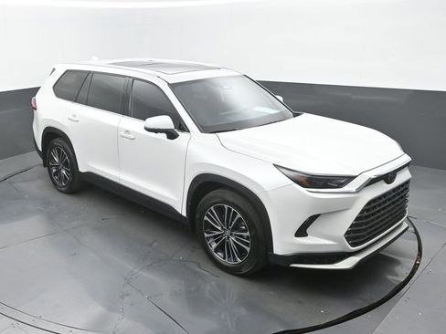 Used 2024 Toyota Grand Highlander AWD Hybrid image 31