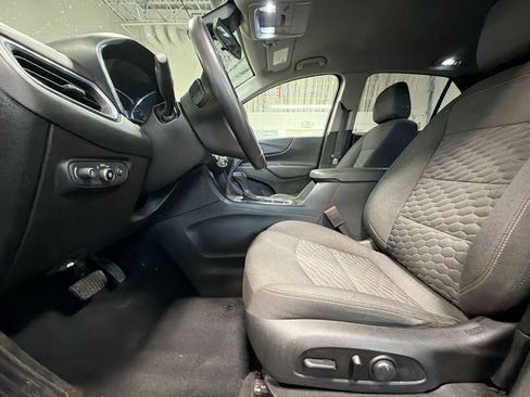 Used 2020 Chevrolet Equinox LT FWD image 14