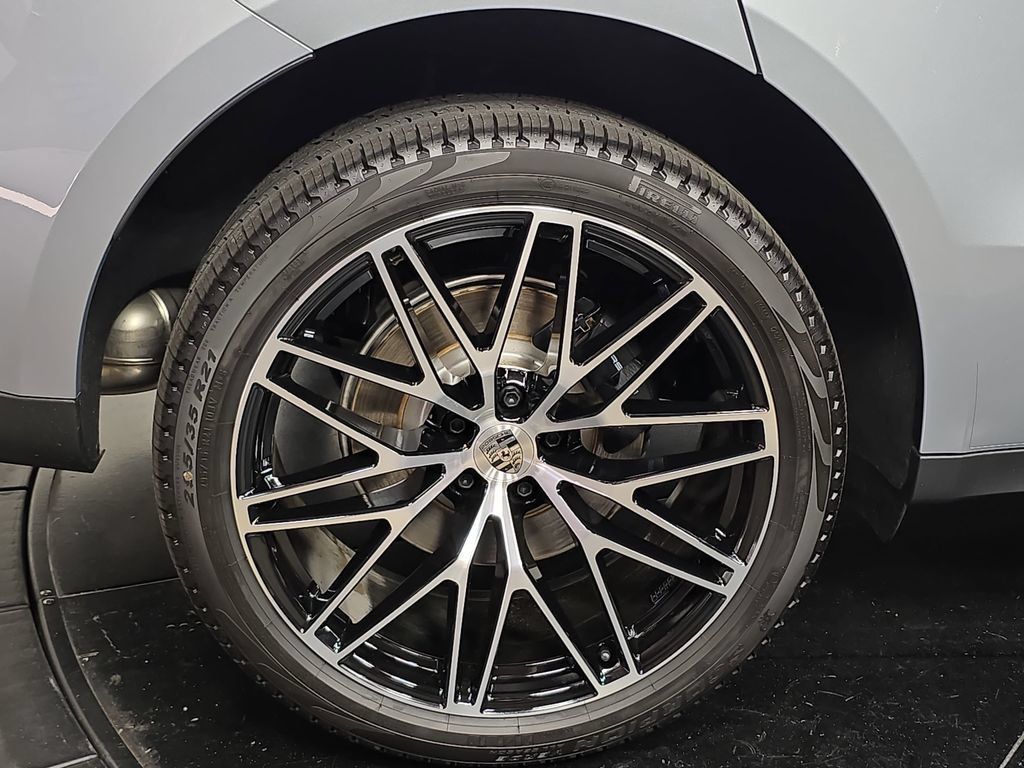 Certified 2026 Porsche Macan AWD/4WD image 29