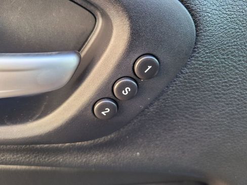 Used 2016 Jeep Cherokee Overland w/ Technology Group image 19