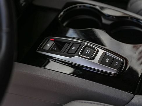 Used 2017 Honda Pilot Touring image 19