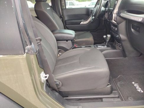 Used 2015 Jeep Wrangler Rubicon w/ Dual Top Group image 11
