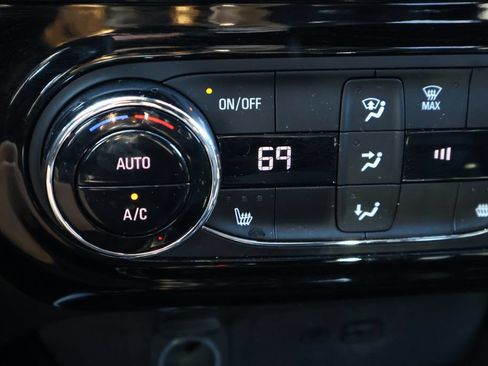 Used 2024 Chevrolet Trax RS w/ Driver Confidence Package FWD image 24
