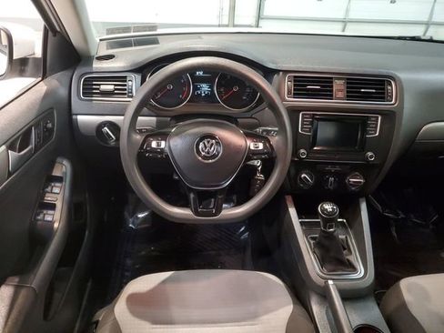 Used 2017 Volkswagen Jetta S image 15