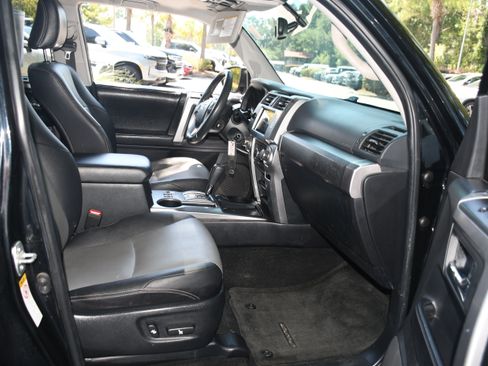 Used 2017 Toyota 4Runner SR5 Premium RWD image 21