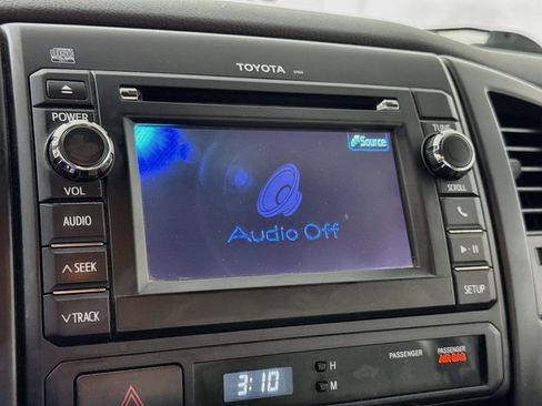 Used 2013 Toyota Tacoma 4x4 Regular Cab image 5