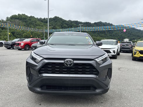 Used 2023 Toyota RAV4 LE AWD/4WD image 3