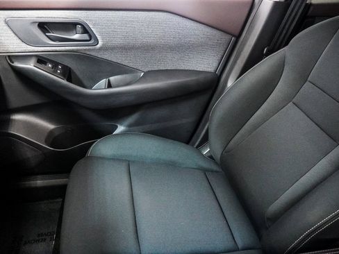 Used 2023 Nissan Rogue S image 26