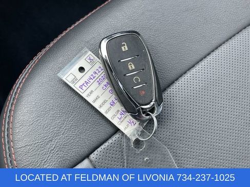 Used 2020 Chevrolet Bolt Premier w/ Infotainment Package FWD image 34