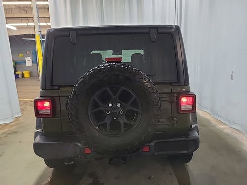 Used 2024 Jeep Wrangler Willys image 3