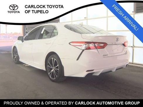 Used 2020 Toyota Camry SE image 5