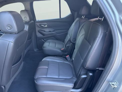 Used 2023 Chevrolet Traverse RS AWD/4WD image 9