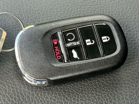 Used 2025 Honda Pilot EX-L image 28