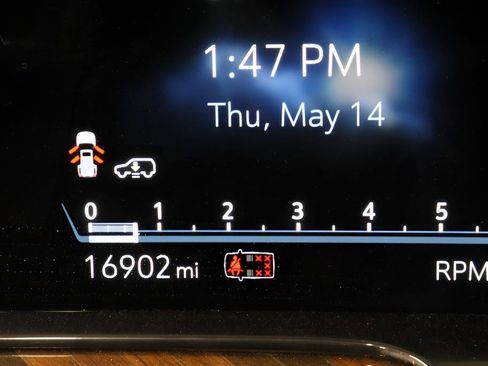 Used 2024 Cadillac Escalade ESV Sport Platinum w/ LPO, ONYX Package AWD/4WD image 14