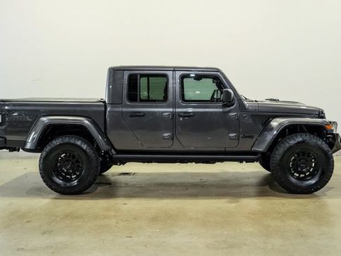 Used 2025 Jeep Gladiator Sport AWD/4WD image 34