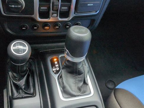 Used 2022 Jeep Wrangler Unlimited Sport image 15