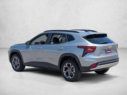 New 2026 Chevrolet Trax LT w/ Driver Confidence Package FWD image 7