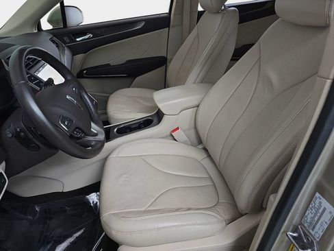 Used 2017 Lincoln MKC Reserve AWD/4WD image 18