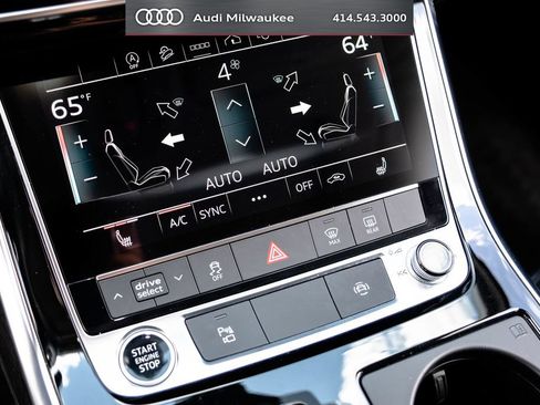Used 2023 Audi Q7 3.0T Premium w/ Convenience Package AWD/4WD image 26