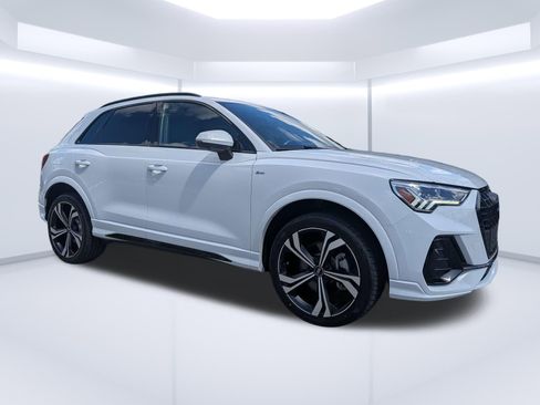 Certified 2023 Audi Q3 2.0T Premium Plus w/ Premium Plus Package AWD/4WD image 1