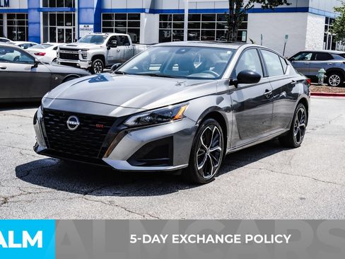Used 2024 Nissan Altima 2.5 SR w/ SR Premium Package AWD/4WD image 4