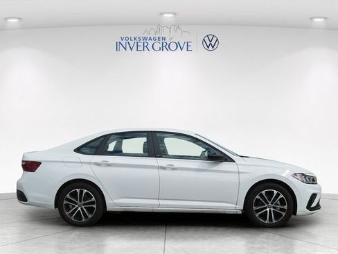 Certified 2025 Volkswagen Jetta Sport FWD image 8