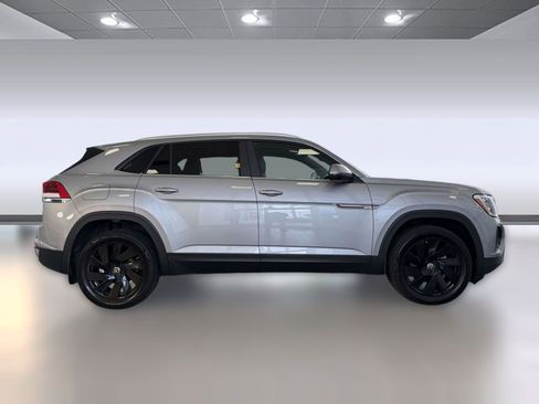 Used 2024 Volkswagen Atlas Cross Sport SE w/ Panoramic Sunroof Package image 8
