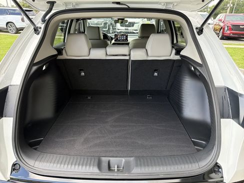 Used 2024 Honda HR-V EX-L image 11