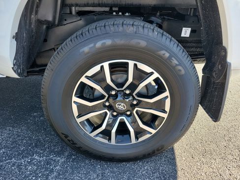 Used 2020 Toyota Tacoma TRD Sport image 27