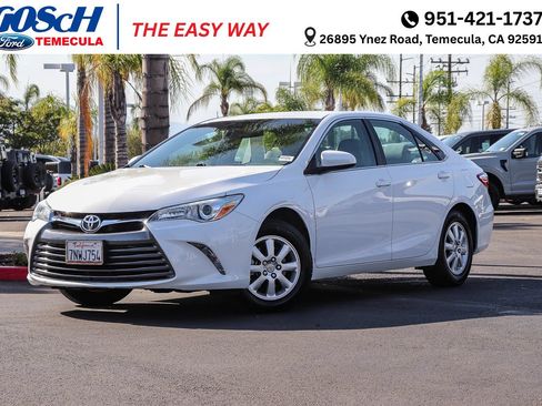 Used 2016 Toyota Camry LE FWD image 1