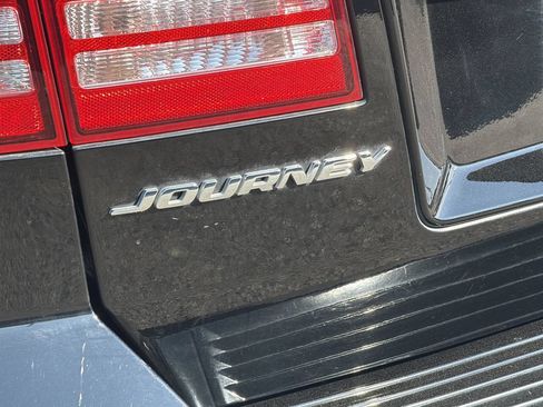 Used 2020 Dodge Journey SE FWD image 5