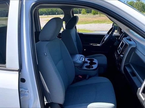 Used 2019 RAM 1500 Express AWD/4WD image 30