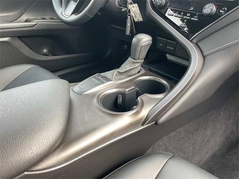 Used 2022 Toyota Camry SE image 35